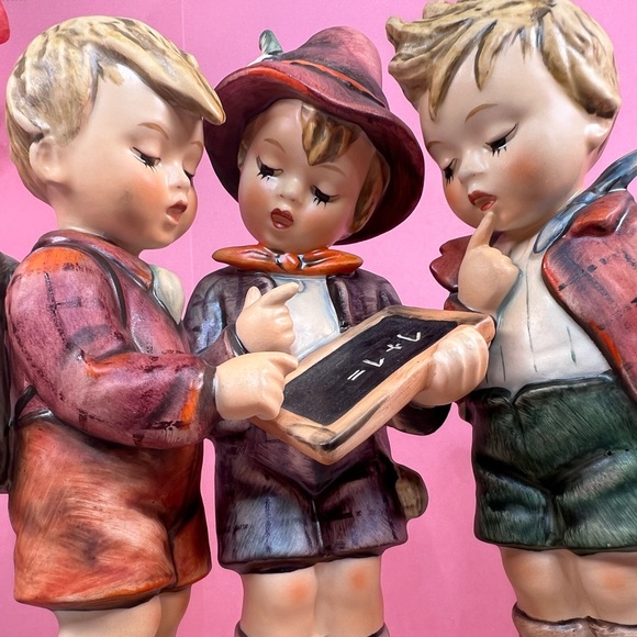 Goebel Hummel TMK4 #170/I School Boys 7.5"H Beautiful & Vibrant Great Condition! - Picture 8 of 17